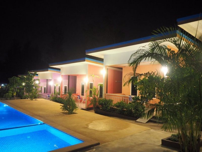 AT NIGHT AIRPORT RESORT — фото 12