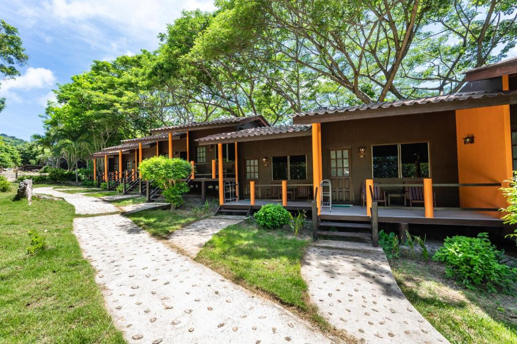 BAN RAYA HOTEL RESORT AND SPA