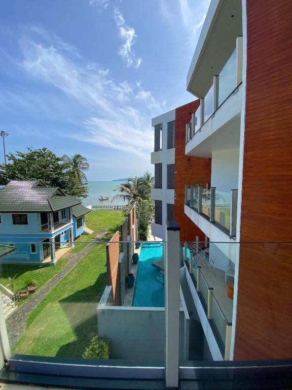 BEACHFRONT PHUKET — фото 10