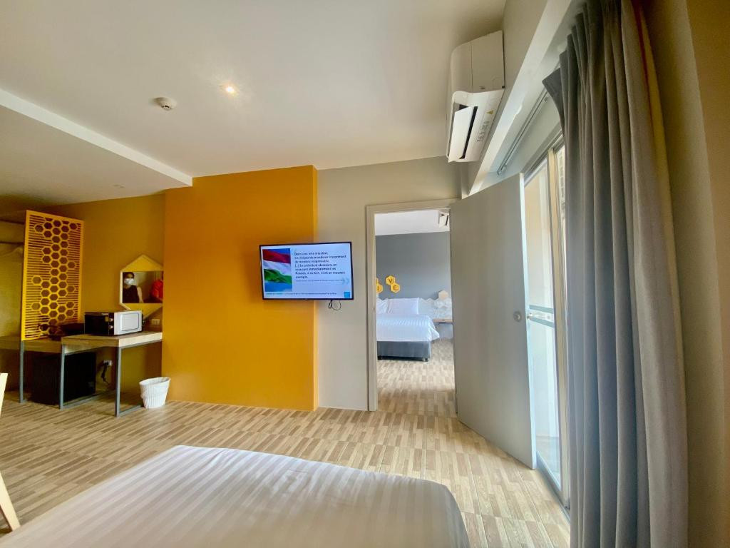 BEEHIVE BOUTIQUE HOTEL — фото 3