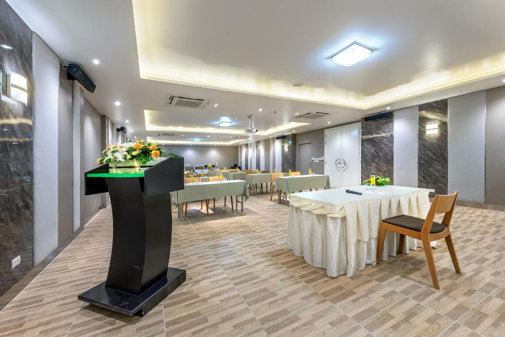 BEEHIVE BOUTIQUE HOTEL — фото 16
