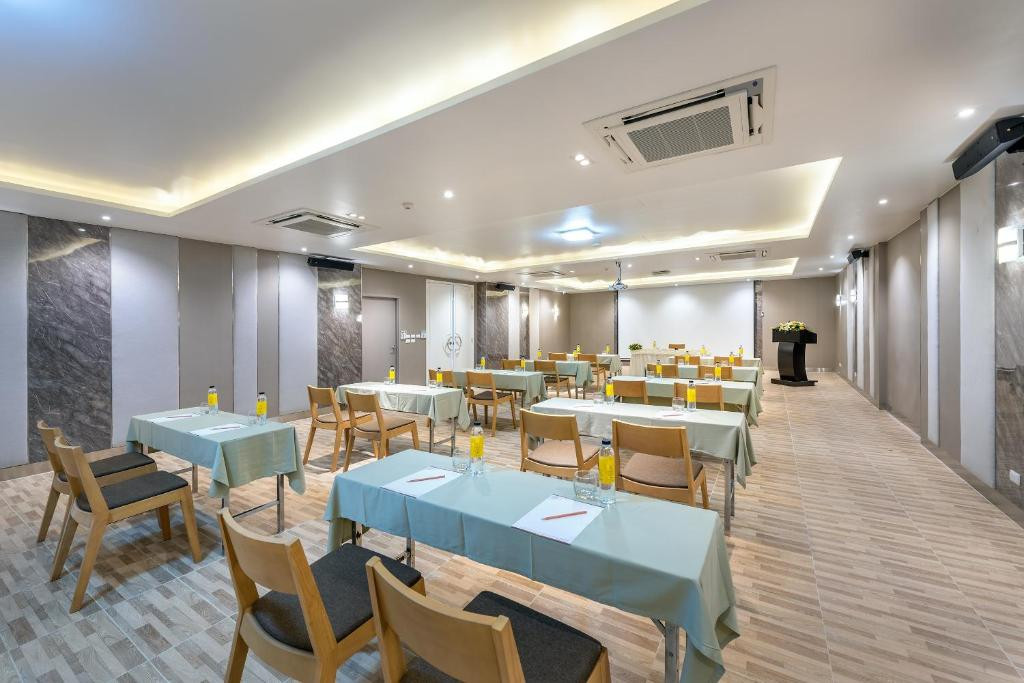 BEEHIVE BOUTIQUE HOTEL — фото 17