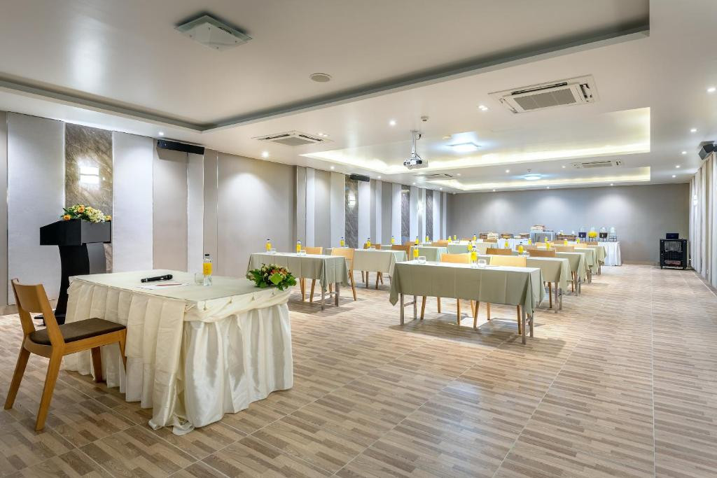 BEEHIVE BOUTIQUE HOTEL — фото 18
