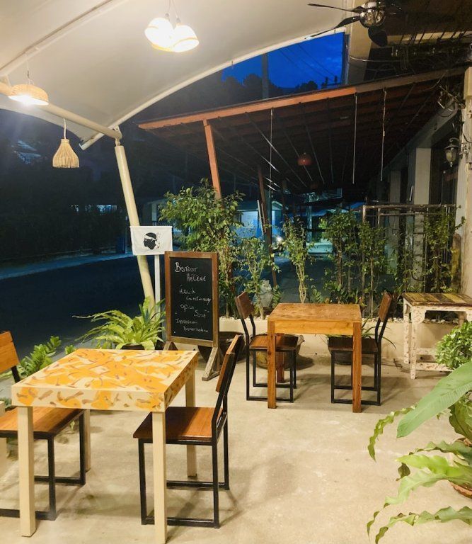 BISTROTHELENE — фото 12