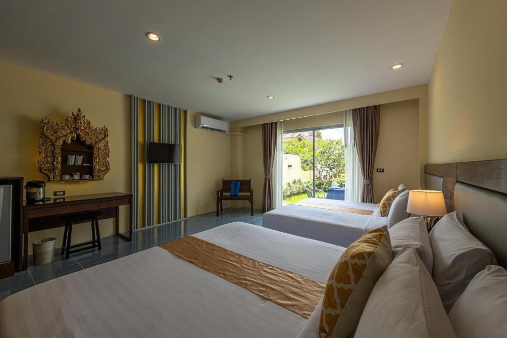 BLUE BEACH GRAND RESORT AND SPA (EX. CHALONG BEACH HOTEL & SPA) — фото 2