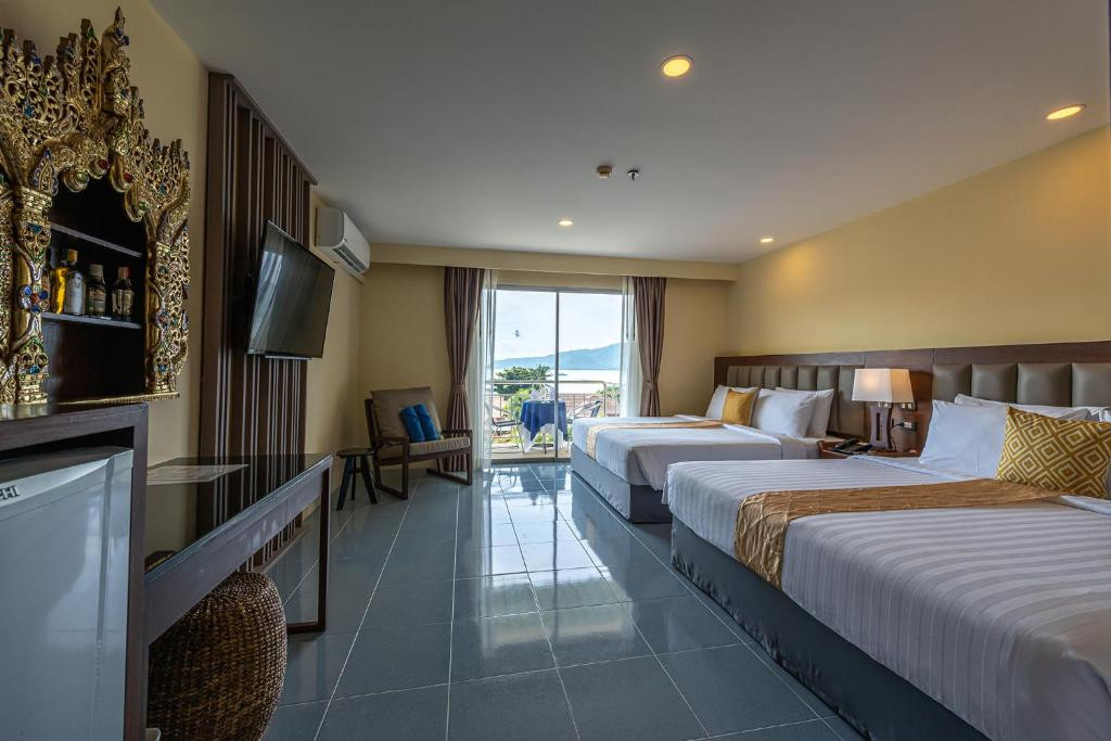 BLUE BEACH GRAND RESORT AND SPA (EX. CHALONG BEACH HOTEL & SPA) — фото 10