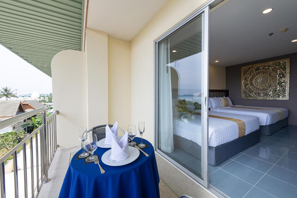 BLUE BEACH GRAND RESORT AND SPA (EX. CHALONG BEACH HOTEL & SPA) — фото 11