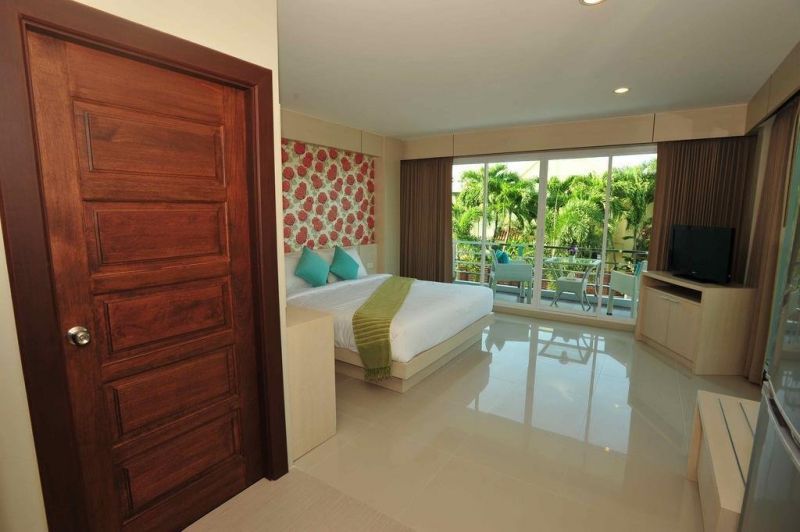 CHALONG BEACH FRONT RESIDENCE — фото 18