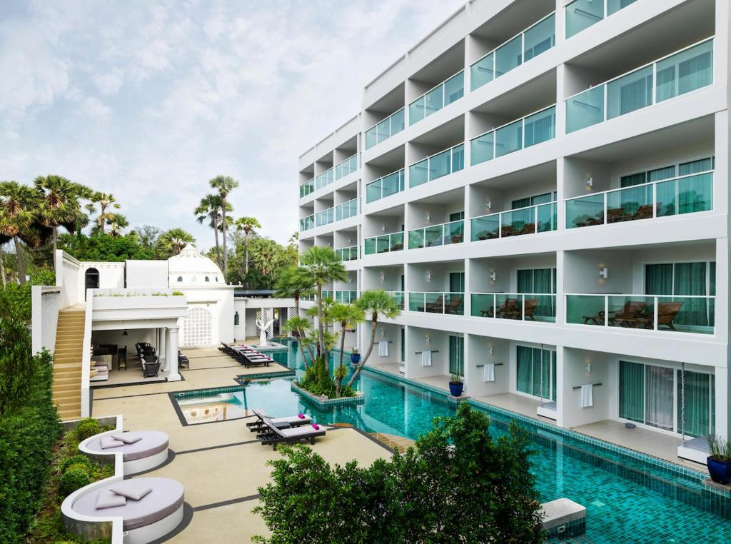 CHANALAI ROMANTICA RESORT (EX. TROPICAL RESORT KATA BEACH)