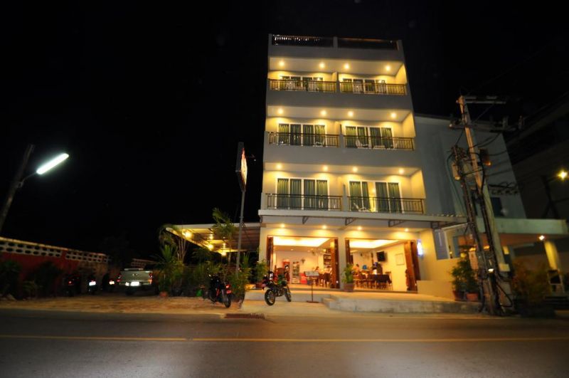 CHOOPHORN HOUSE