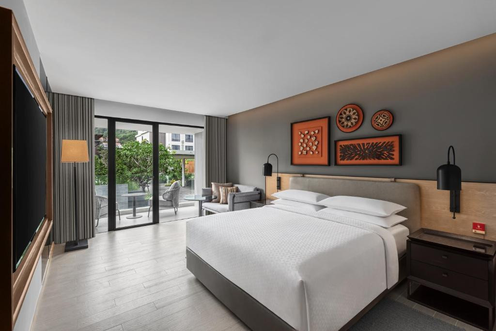 FOUR POINTS BY SHERATON PHUKET PATONG BEACH RESORT — фото 11