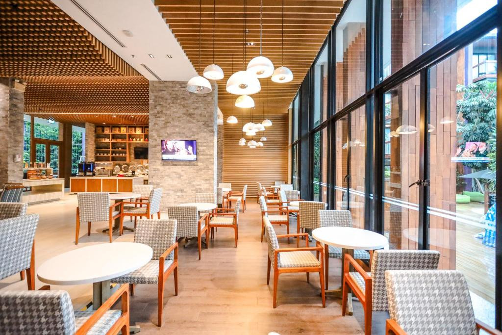 HOLIDAY INN EXPRESS PHUKET PATONG BEACH CENTRAL — фото 12