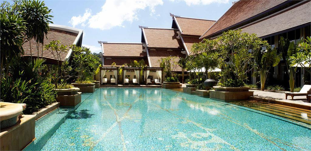MISSION HILLS GOLF RESORT & SPA