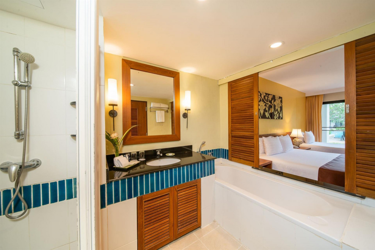NAITHONBURI BEACH RESORT — фото 16