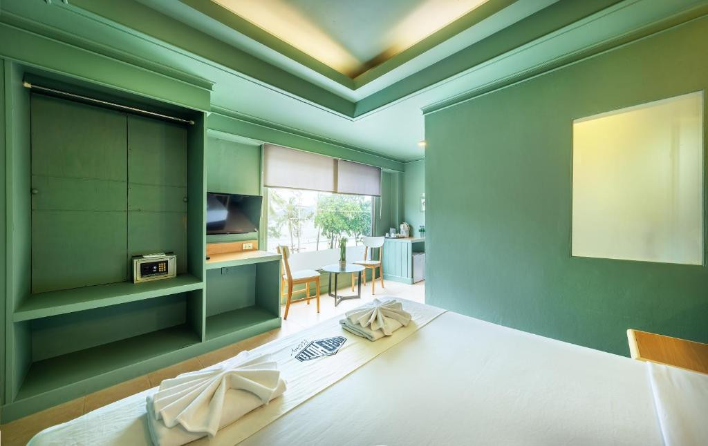 PATONG BEACHFRONT BOUTIQUE HOTEL (EX. PATONG INN) — фото 18