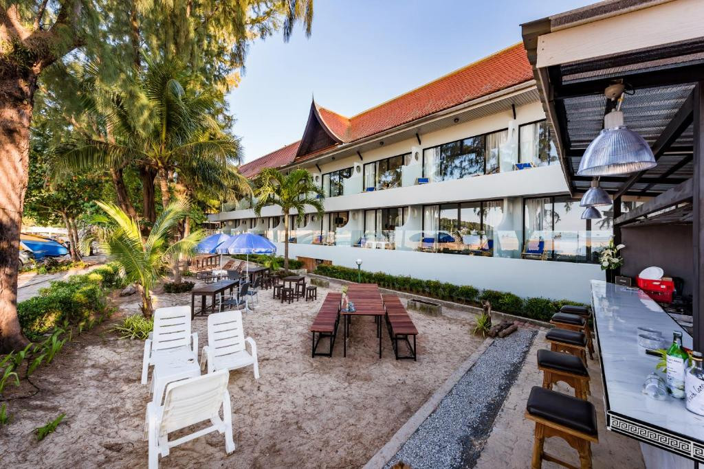 THAI KAMALA BEACH FRONT