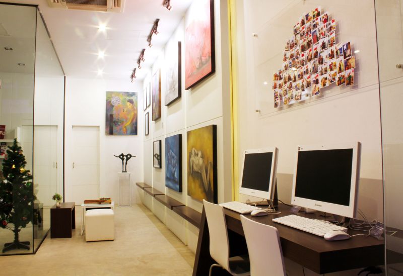 THE ARTIST HOUSE