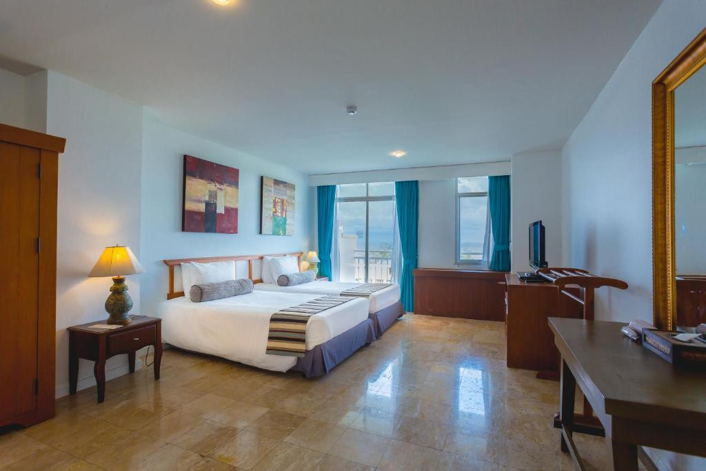 THE WATERFRONT SUITES BY CENTARA — фото 7