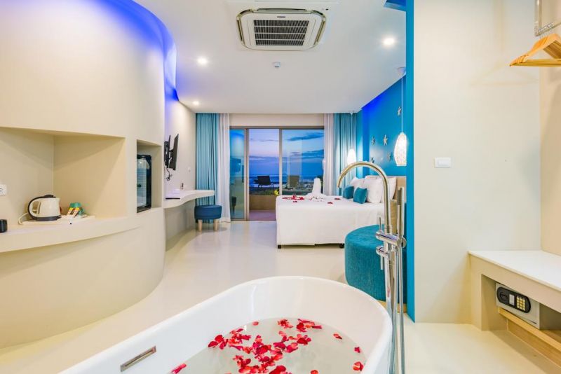 TIDE BEACHFRONT SIRAY PHUKET — фото 11