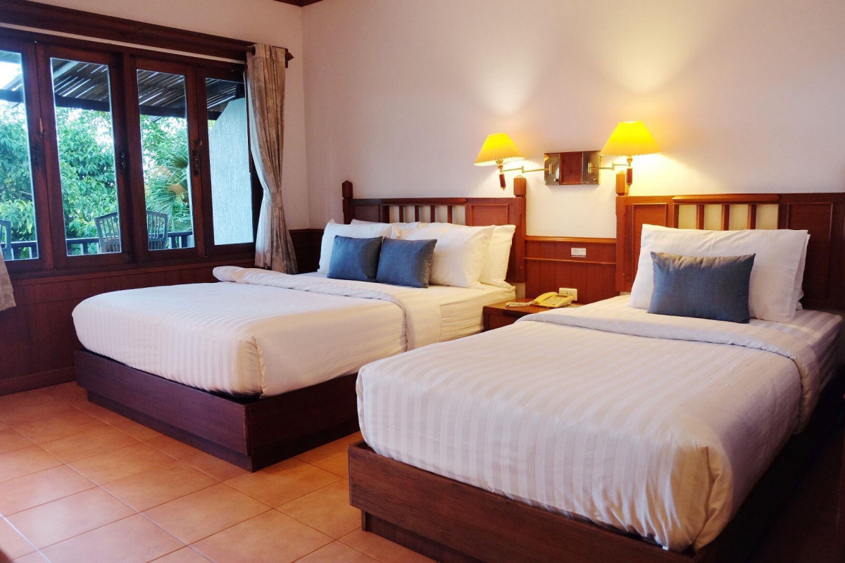 CORAL CLIFF BEACH RESORT (EX. CORAL COVE CHALET) — фото 17