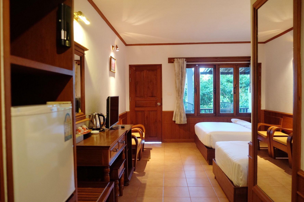 CORAL CLIFF BEACH RESORT (EX. CORAL COVE CHALET) — фото 18