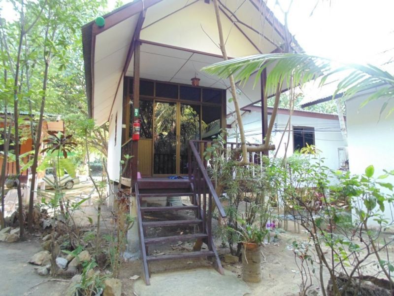 MOONHUT BUNGALOWS