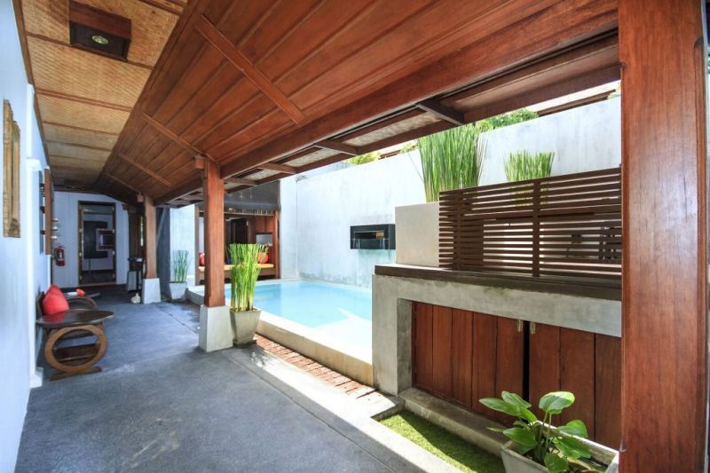 PAO JIN POON BEACH FRONT VILLA