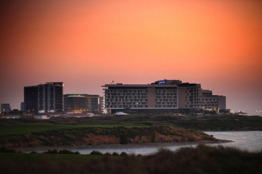 RADISSON BLU HOTEL YAS ISLAND ABU DHABI — фото 4