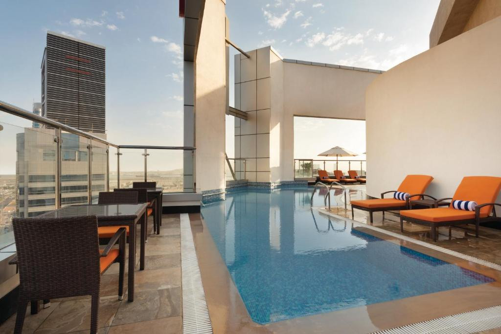 RAMADA ABU DHABI CORNICHE — фото 2