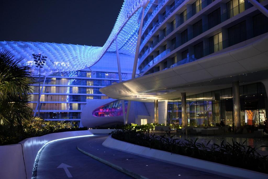 W ABU DHABI YAS ISLAND (EX.YAS VICEROY ABU DHABI) — фото 17