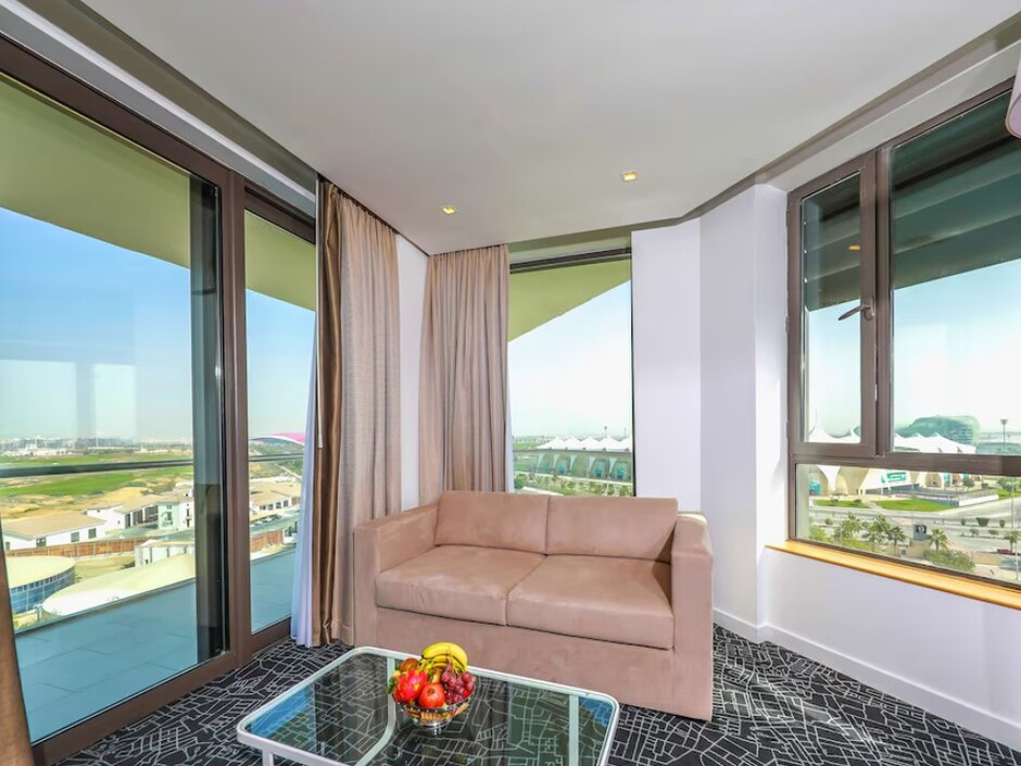 YAS PLAZA BAY BY IHG (EX. PARK INN BY RADISSON ABU DHABI YAS ISLAND) — фото 4