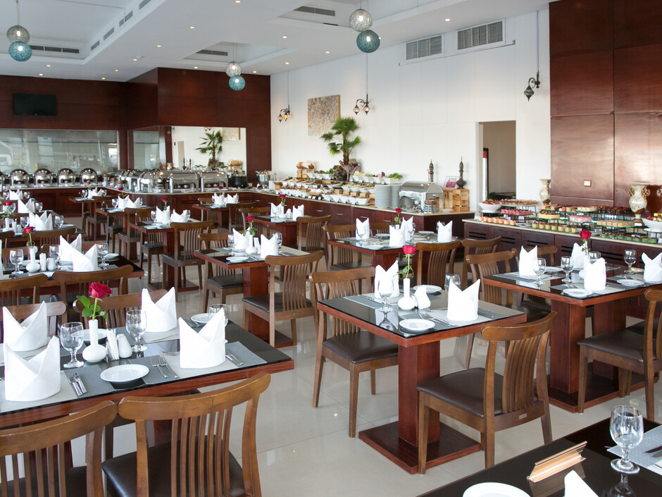 RAMADA BY WYNDHAM BEACH HOTEL AJMAN — фото 8