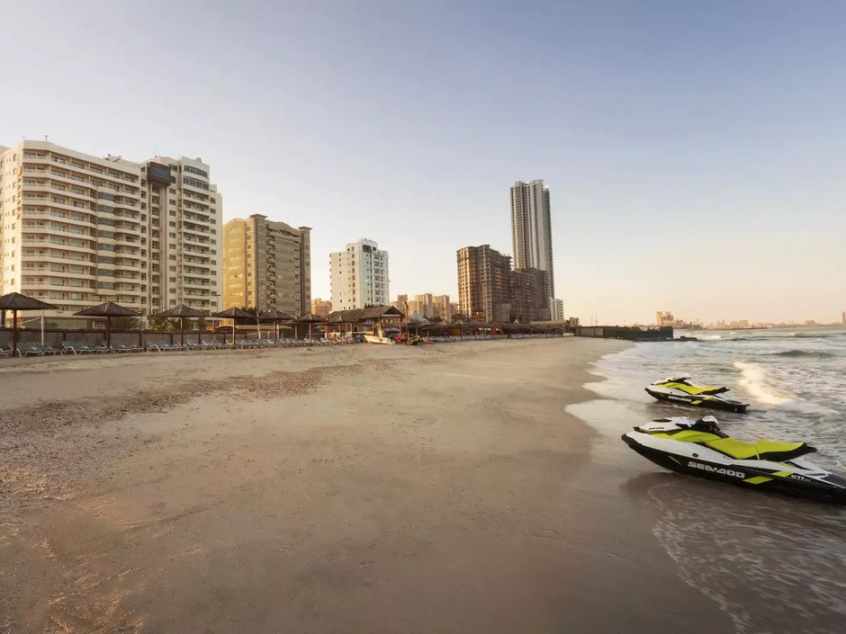 RAMADA BY WYNDHAM BEACH HOTEL AJMAN — фото 18