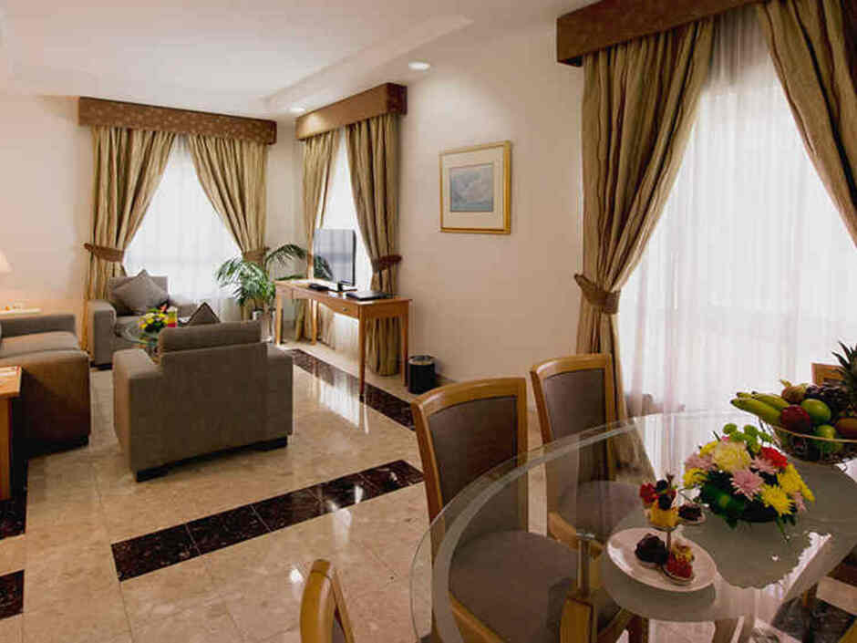 AL BUSTAN CENTRE & RESIDENCE — фото 17