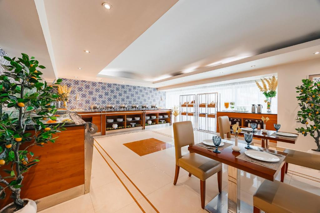 GOLDEN SANDS 3 HOTEL APARTMENTS — фото 16