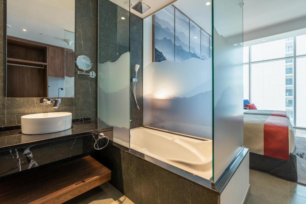 GRAND MILLENNIUM BUSINESS BAY (EX. SKY BAY HOTEL AT BUSINESS BAY) — фото 17