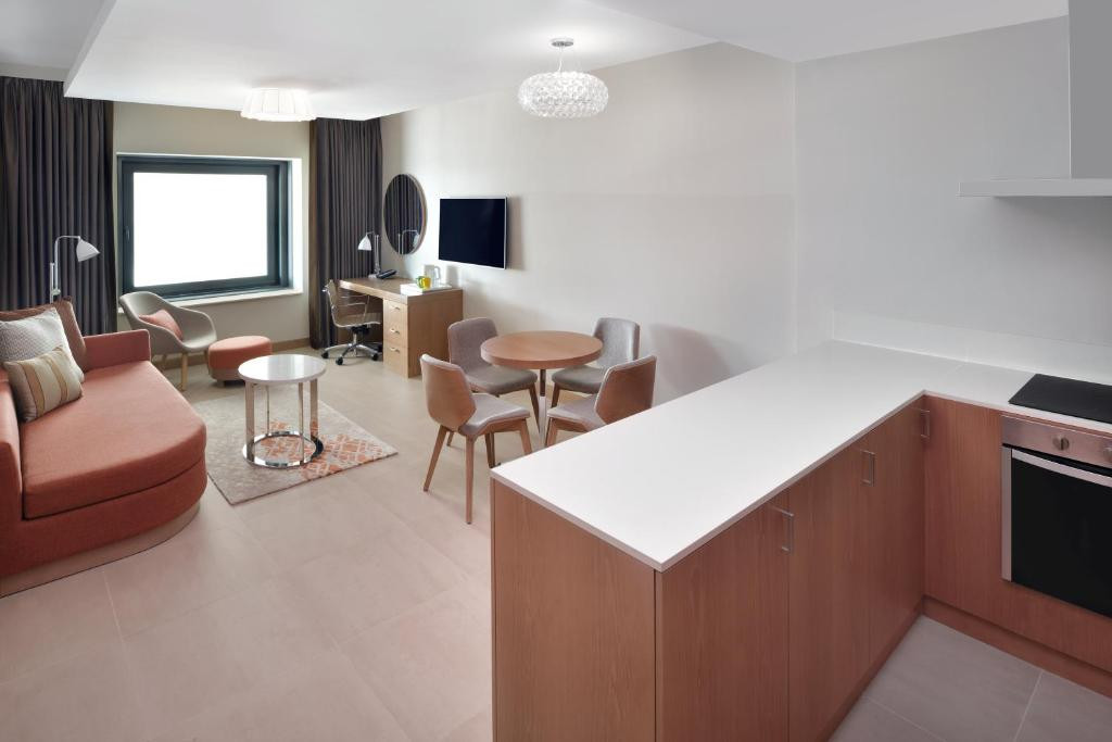 HOLIDAY INN & SUITES DUBAI FESTIVAL CITY — фото 14