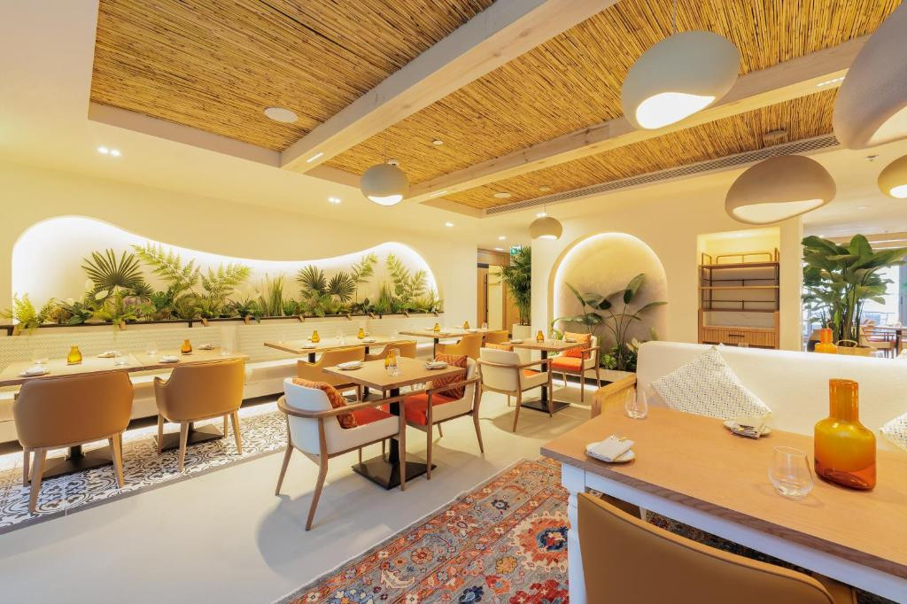 HOLIDAY INN DUBAI VILLAGE CIRCLE (EX. HOTEL AVALON) — фото 16