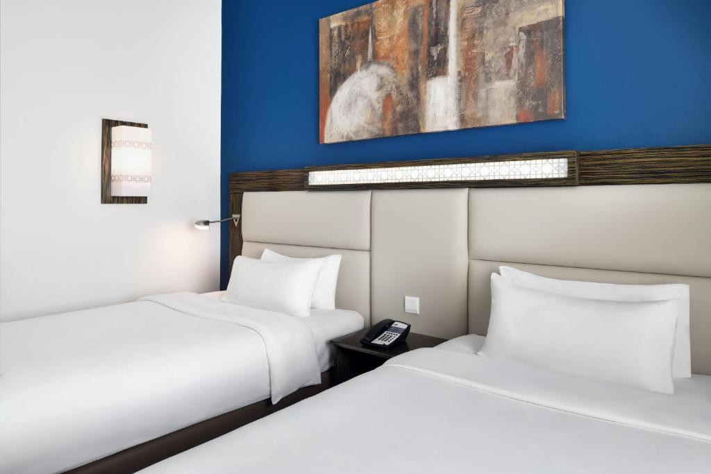 HOLIDAY INN EXPRESS SAFA PARK — фото 12