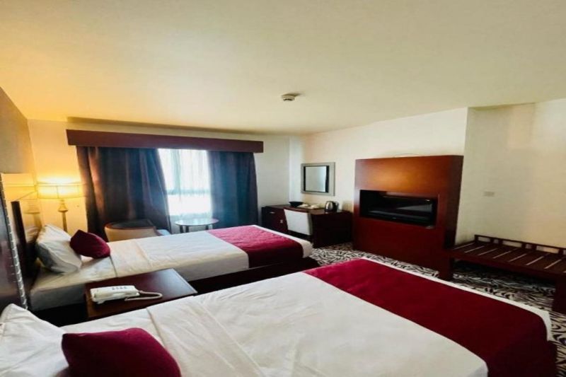 MRA GRAND HOTEL
