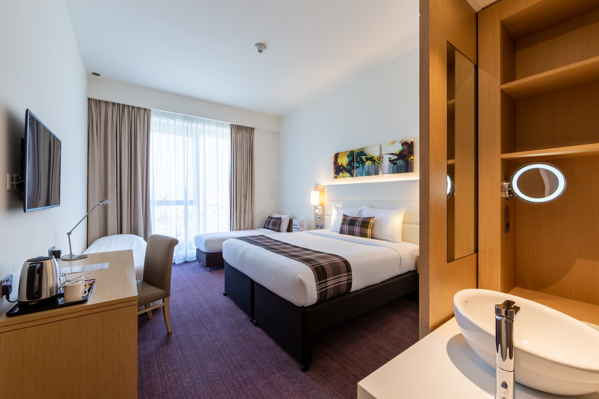 PREMIER INN DRAGON MART HOTEL — фото 10