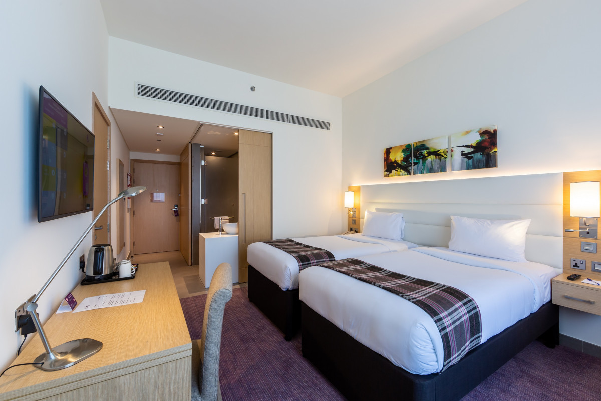 PREMIER INN DRAGON MART HOTEL — фото 11