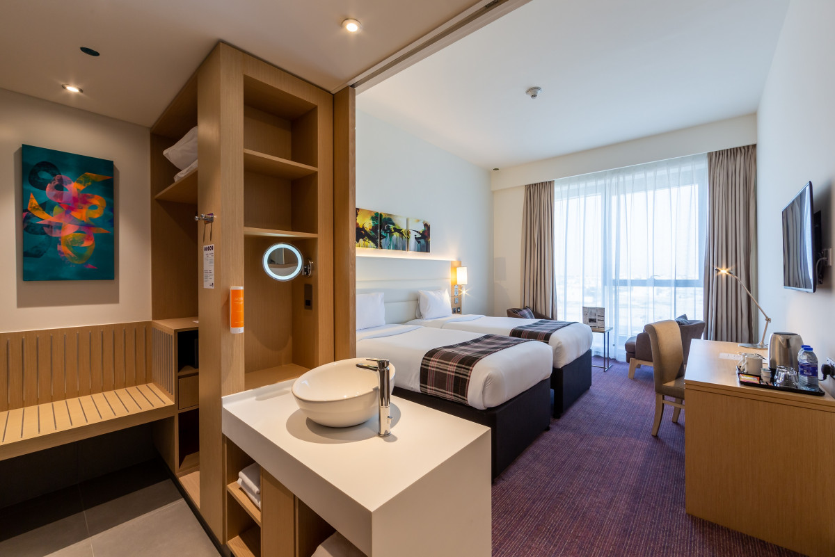 PREMIER INN DRAGON MART HOTEL — фото 12