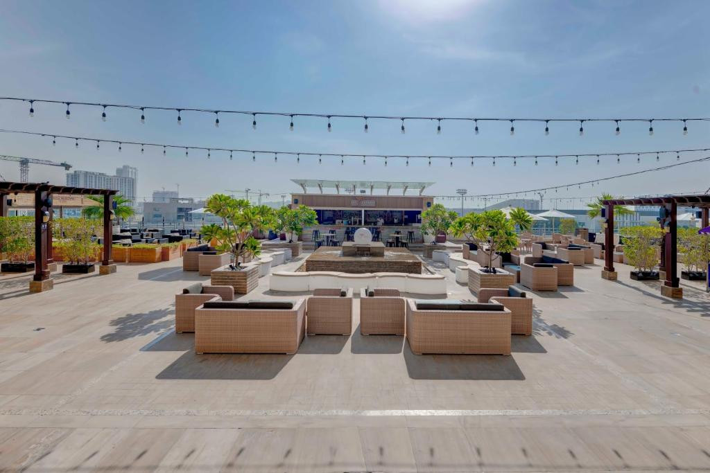 RADISSON BLU HOTEL BARSHA HEIGHTS (EX. MEDIA ROTANA) — фото 15