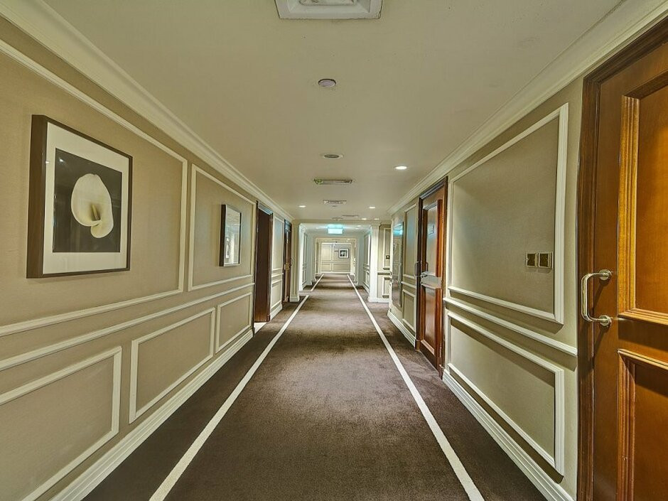 ROYAL ASCOT HOTEL — фото 6