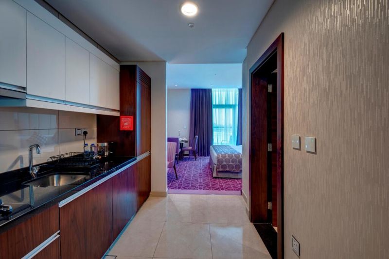 ROYAL CONTINENTAL SUITES BUSINESS BAY — фото 17
