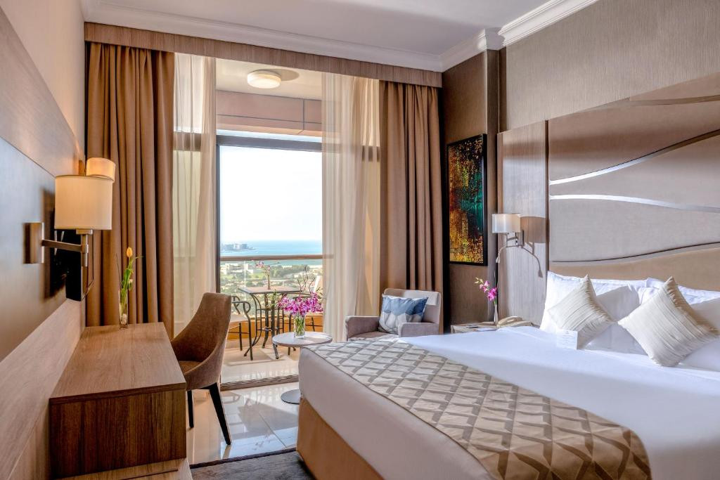 TWO SEASONS HOTEL & APARTMENTS (EX. GLORIA HOTEL)