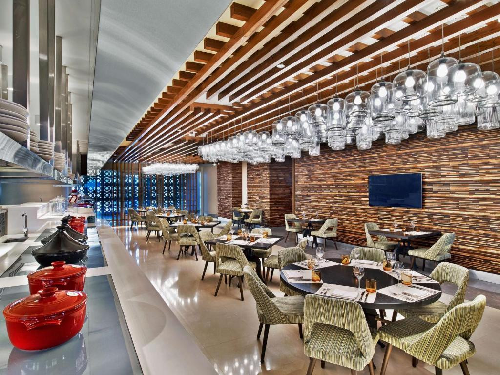 V HOTEL CURIO COLLECTION BY HILTON — фото 7