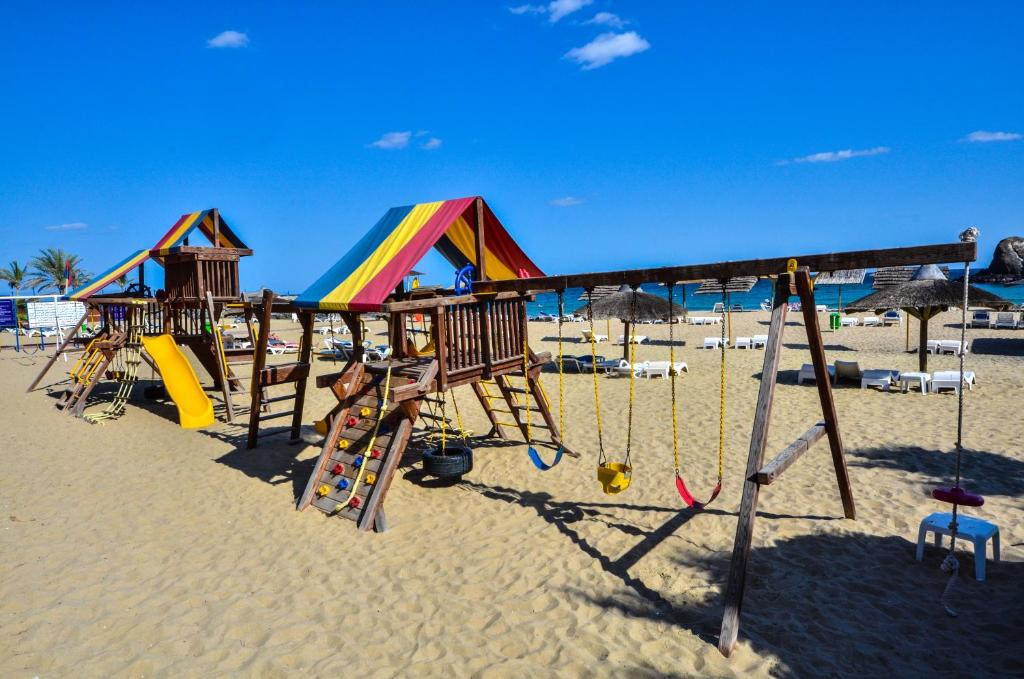 SANDY BEACH HOTEL & RESORT — фото 4