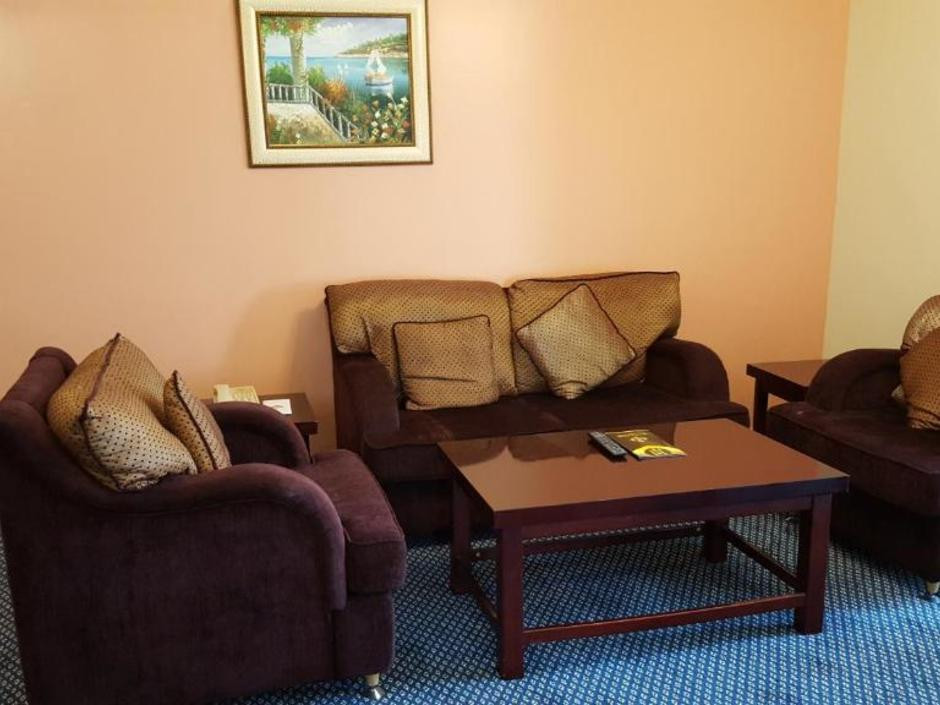 AL BUSTAN TOWER HOTEL SUITES — фото 14